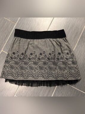 Joe Benbasset Gray and Black Floral Knit Skirt with Tulle Hem